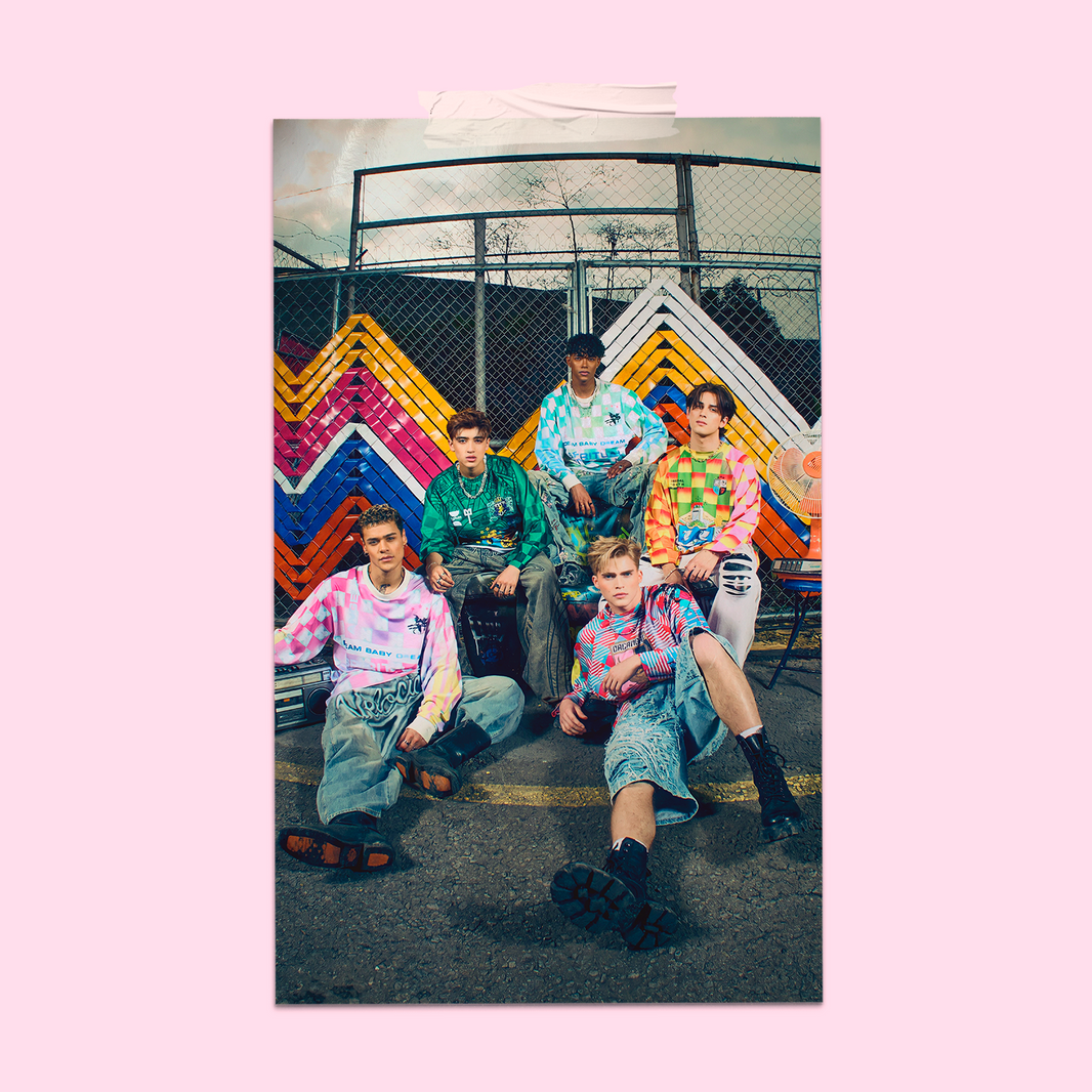 Santos Bravos — Pósters